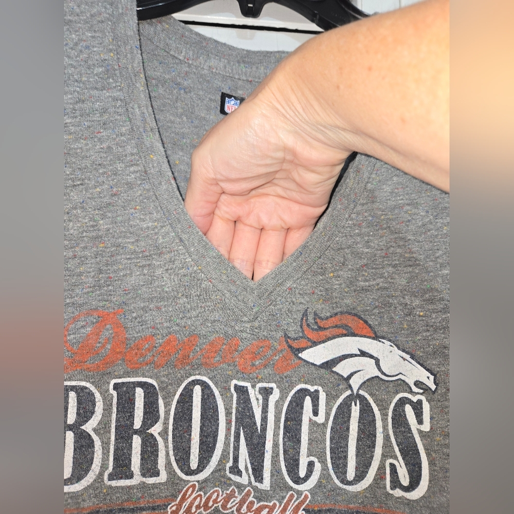 NFL Team Apparel Women's L Denver Broncos Shirt - Picture 3 of 12